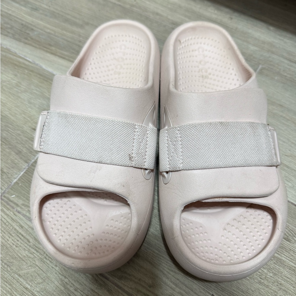 CROCS Women's Pink Slippers